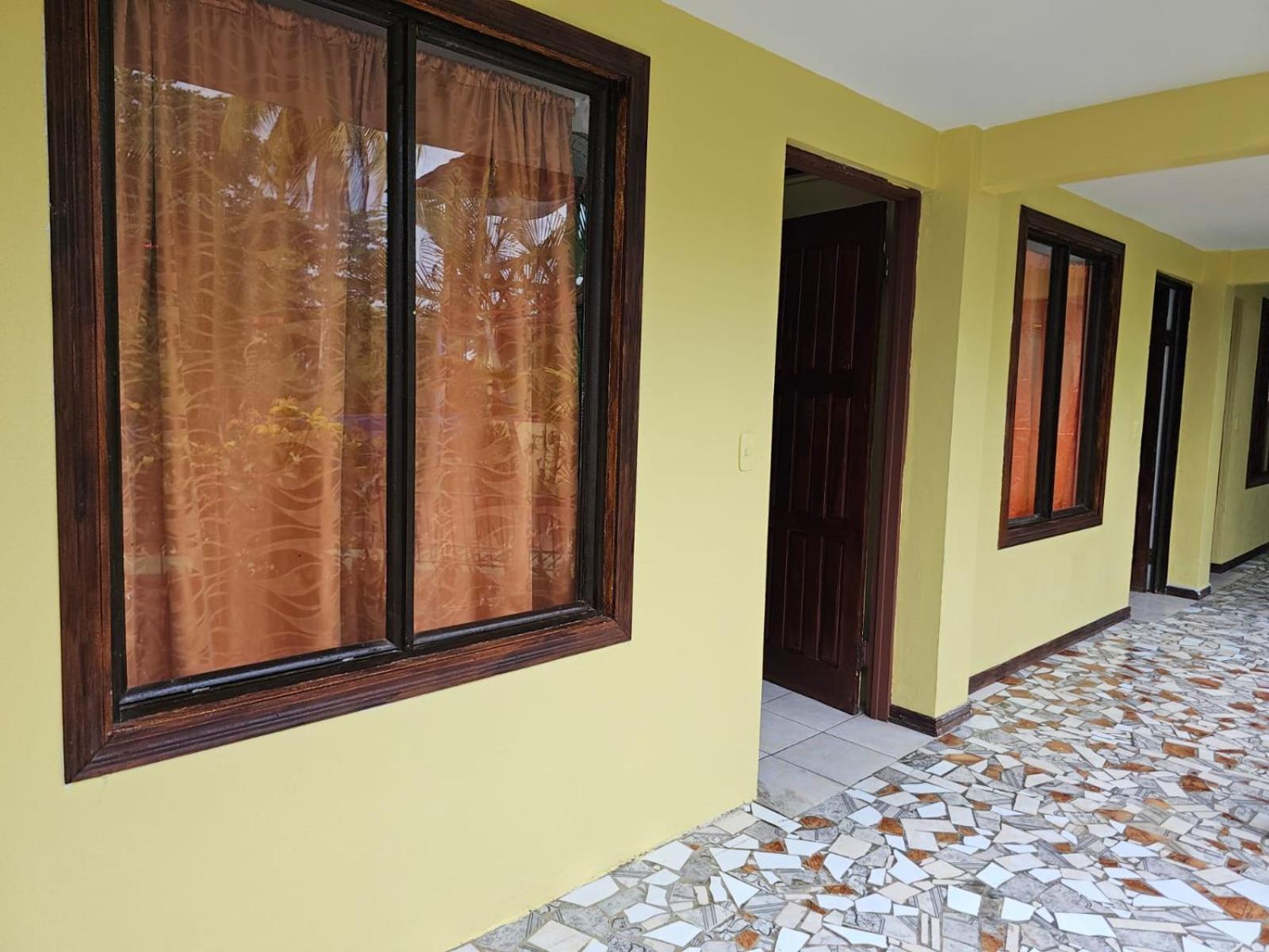 Cabinas Miss Miriam 2 Tortuguero Εξωτερικό φωτογραφία
